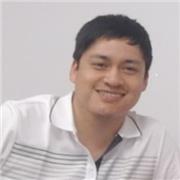 Spanischlehrer und Wirtschaftsingenieur, der personalisierte Kurse für alle Niveaus anbietet.